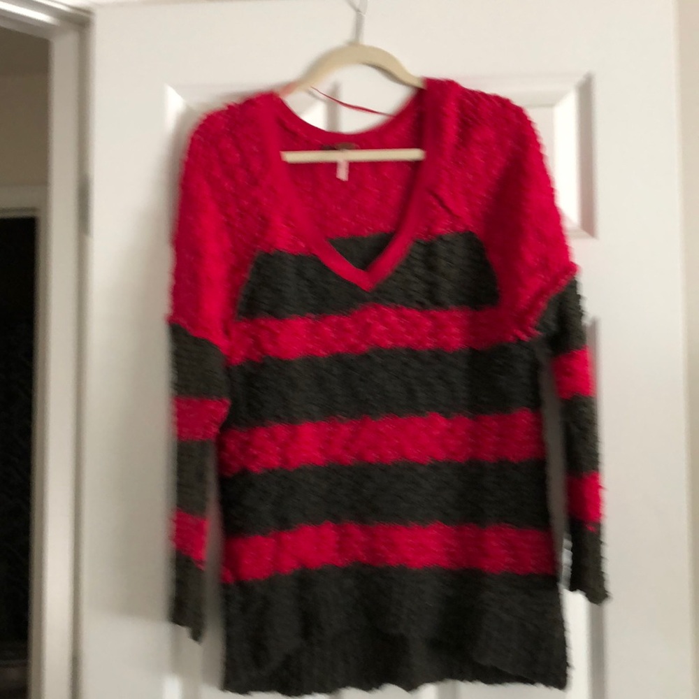 Cotton blend, v-neck sweater